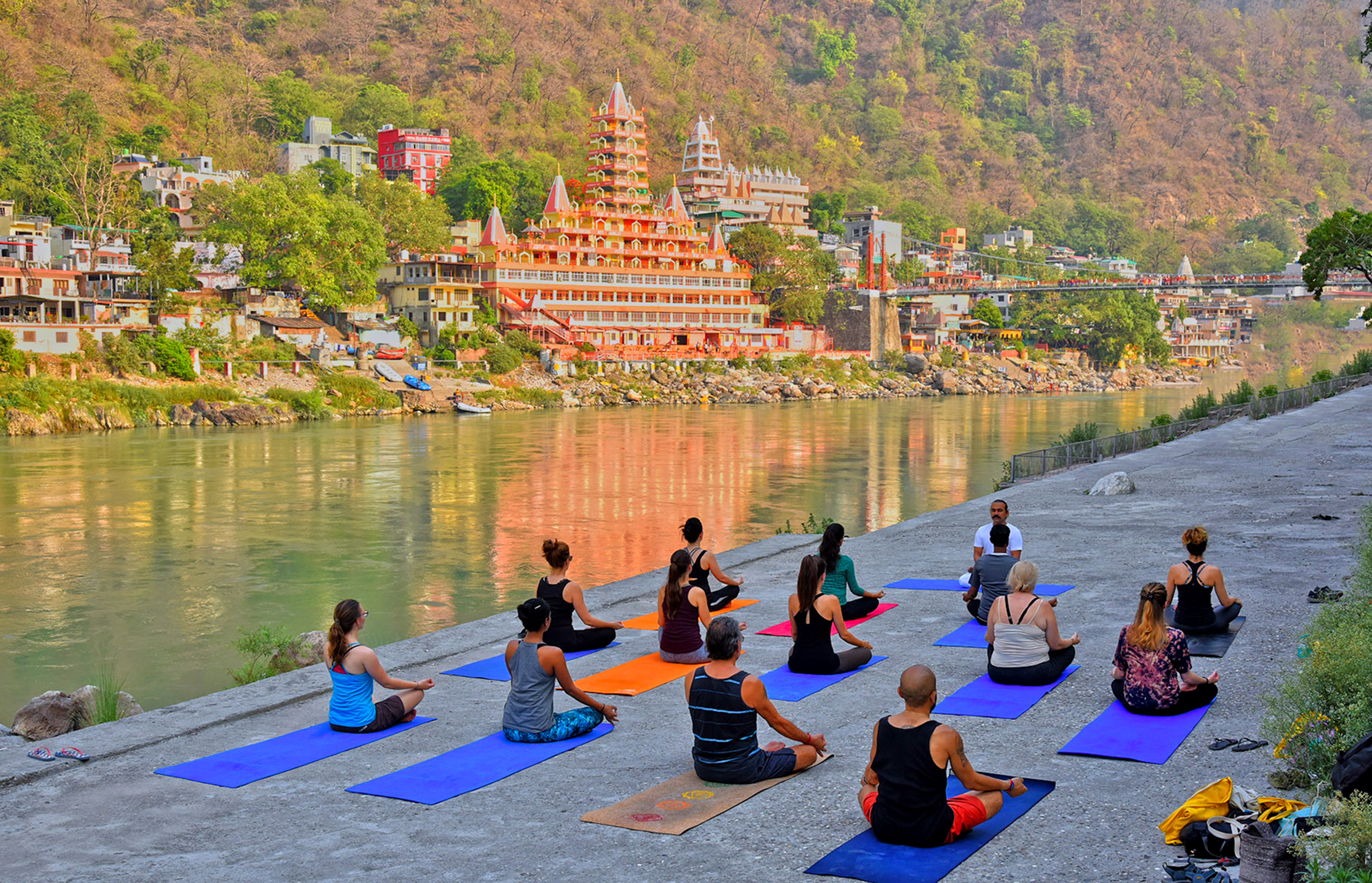 27 Easy Ways to Keep Your Yoga Students Coming Back